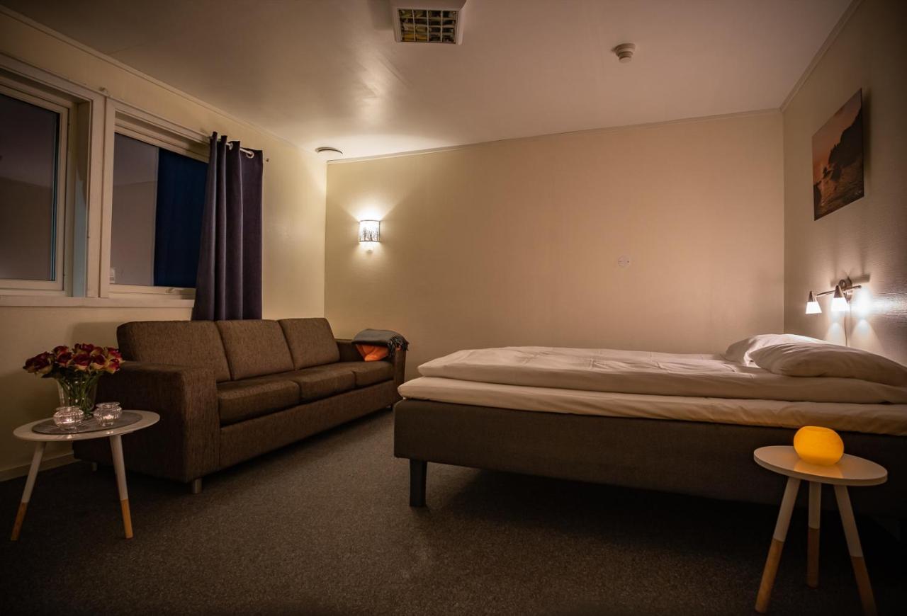 Skagi Bed & Lodge Skaland Экстерьер фото