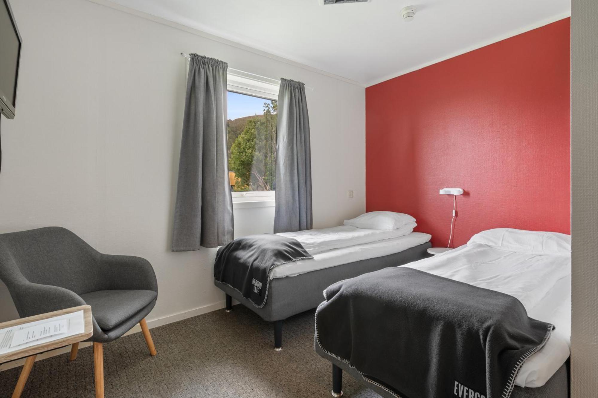 Skagi Bed & Lodge Skaland Экстерьер фото
