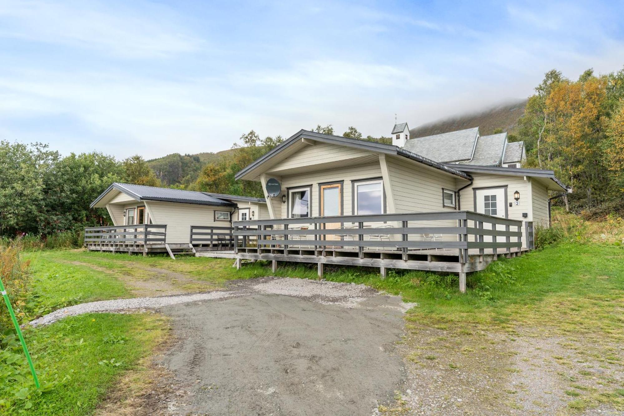Skagi Bed & Lodge Skaland Экстерьер фото